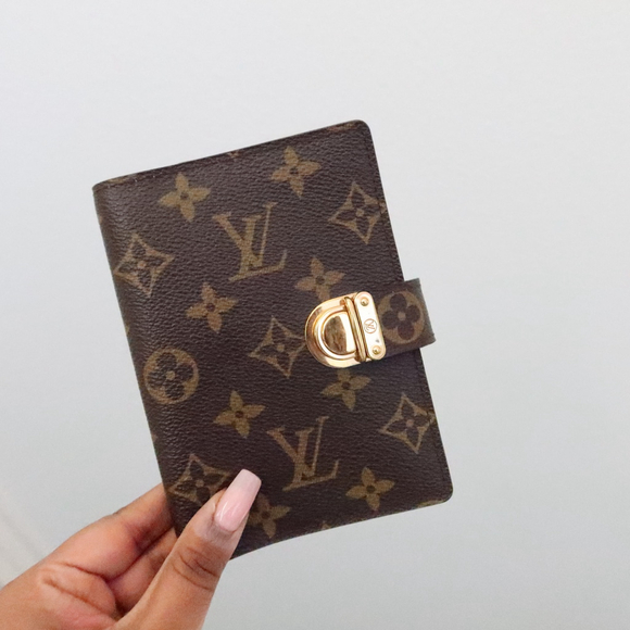 Louis Vuitton Monogram Canvas Koala Clasp Agenda PM – Rose Ballerine Interior